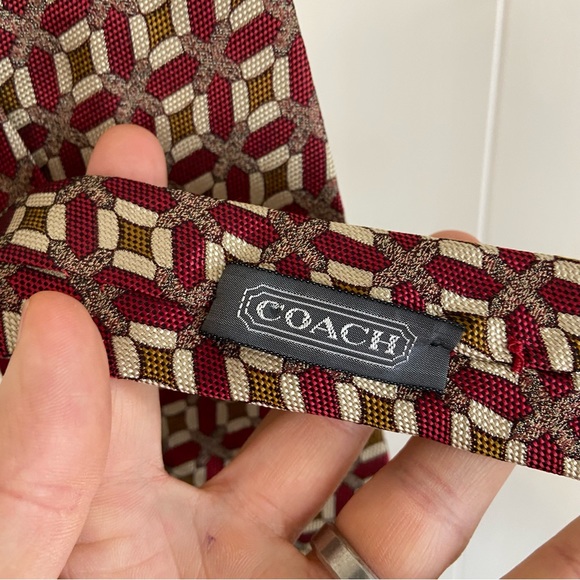 Coach 100% Italian Silk Handmade Italy Red Geometric Tie Men 56” Long 3.75” Wide - Picture 5 of 7